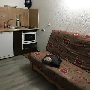 https://onnion-route-des-chenevieres.hotels-rhonealpes.com
